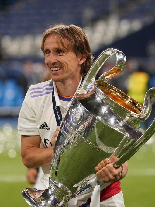 澎湃：泰州开建“苏超”冠军奖杯打卡点，预计12月上旬亮相